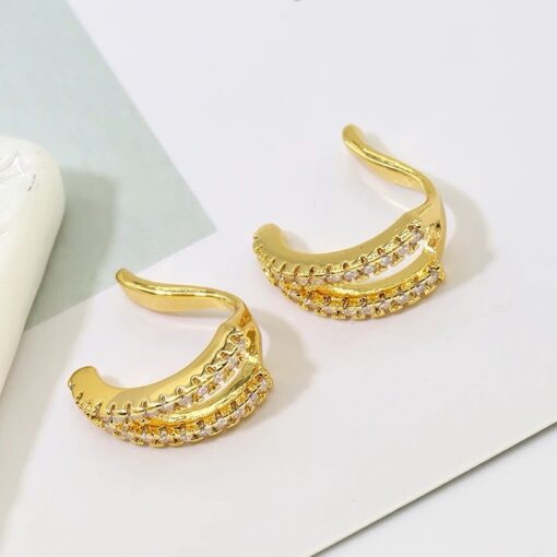 81024- Earcuff de cristales por unidad