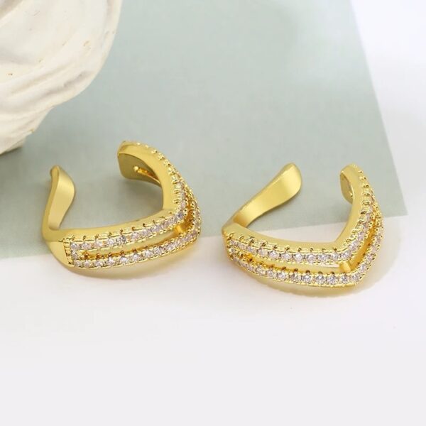 81039 - Earcuff de cristales por unidad