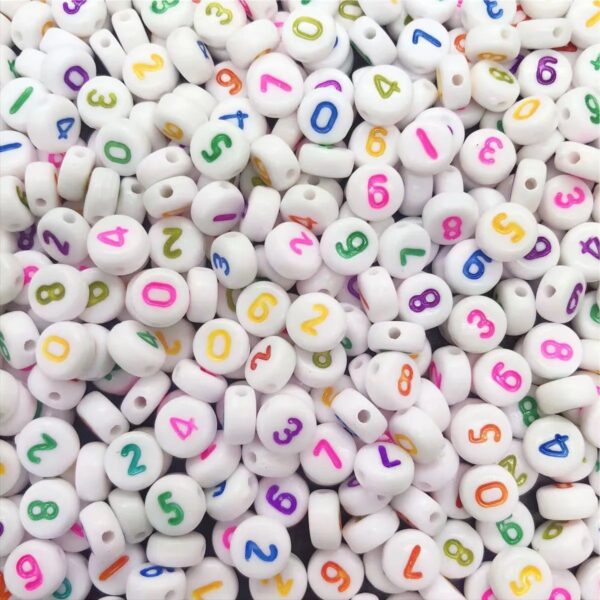 50039 - Números acrílicos blancos con colores surtidos