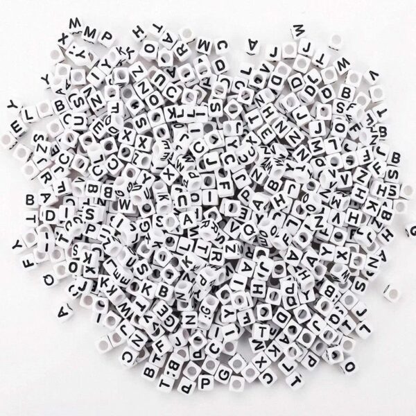 50051 - Letras acrílicas blanco con negro surtidos