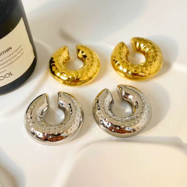 81004 - Earcuff tipo C con puntos Grande Plateado