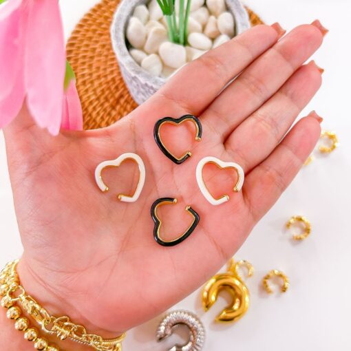 81009 - Earcuff  corazon esmaltado negro
