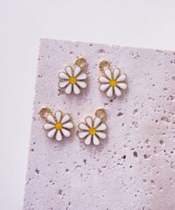 20050 - Dije flor blanca