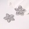80062 - Zarcillos acero flor plateado