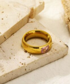 30065 - Anillo Acero liso con cristal morado incrustado