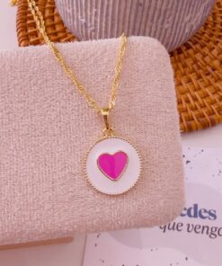 21015-2 Collar corazon fondo blanco esmaltado fucsia