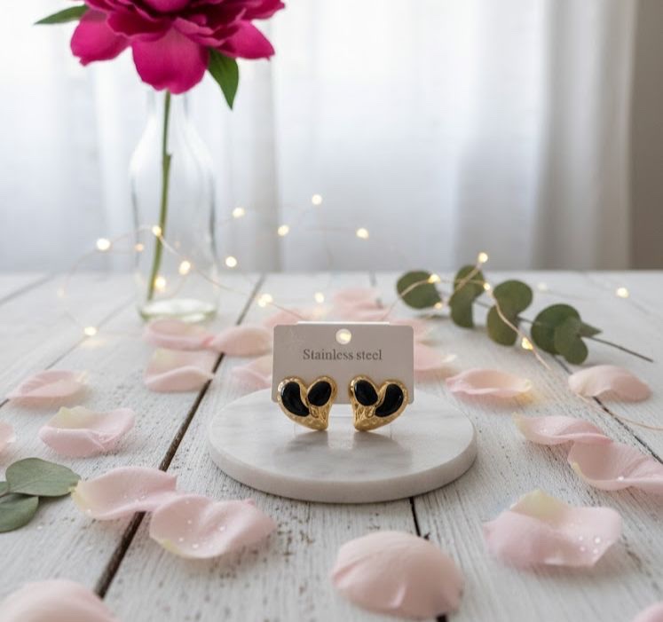 80100-1 Zarcillos corazon esmaltado negro