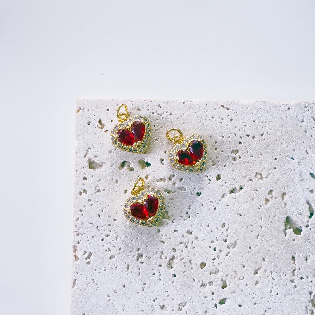 20167 - Dije corazon cubierto cristales rojo