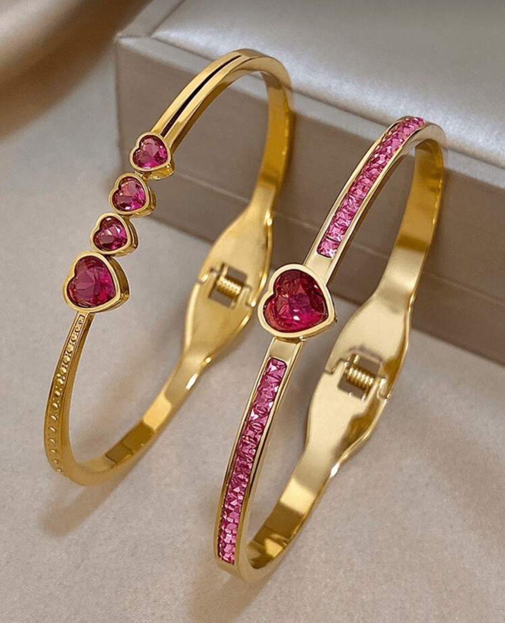 41030 - Pulsera Acero dorada 1 corazon y cristales - Imagen 2