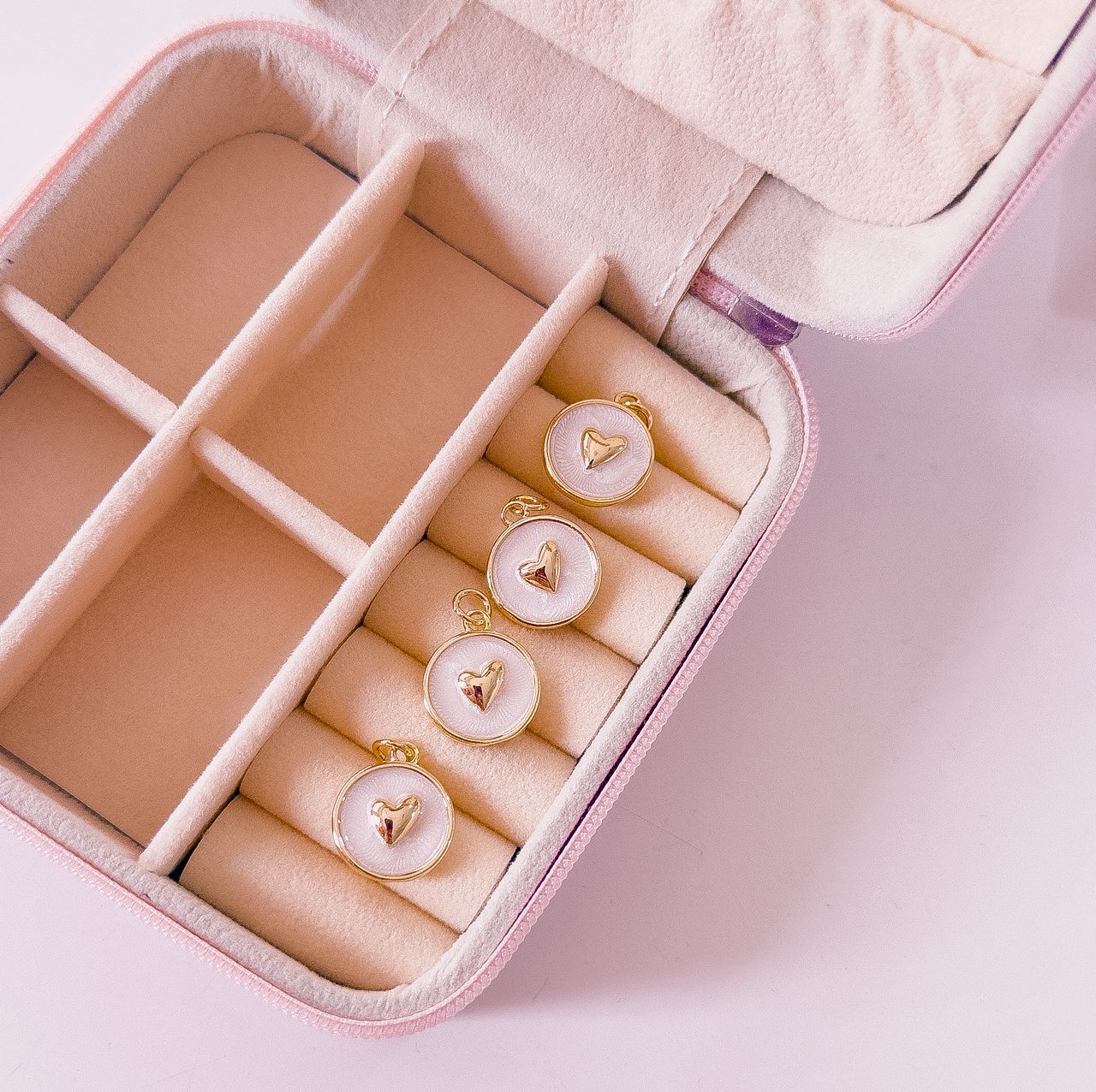 20041 - Dije corazon con fondo blanco