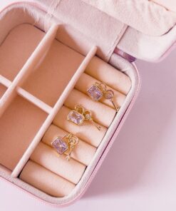 20142 - Dije llave con maleta cristal