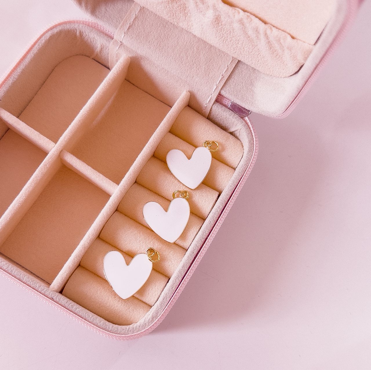 20031 - Dije corazon esmaltado blanco