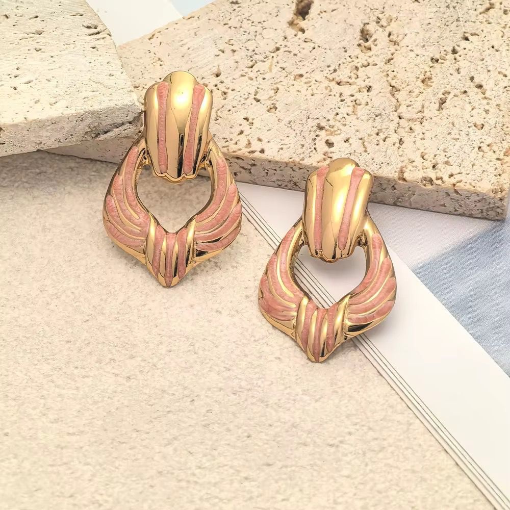 80153-6 Zarcillos acero V esmaltados rosado lineas