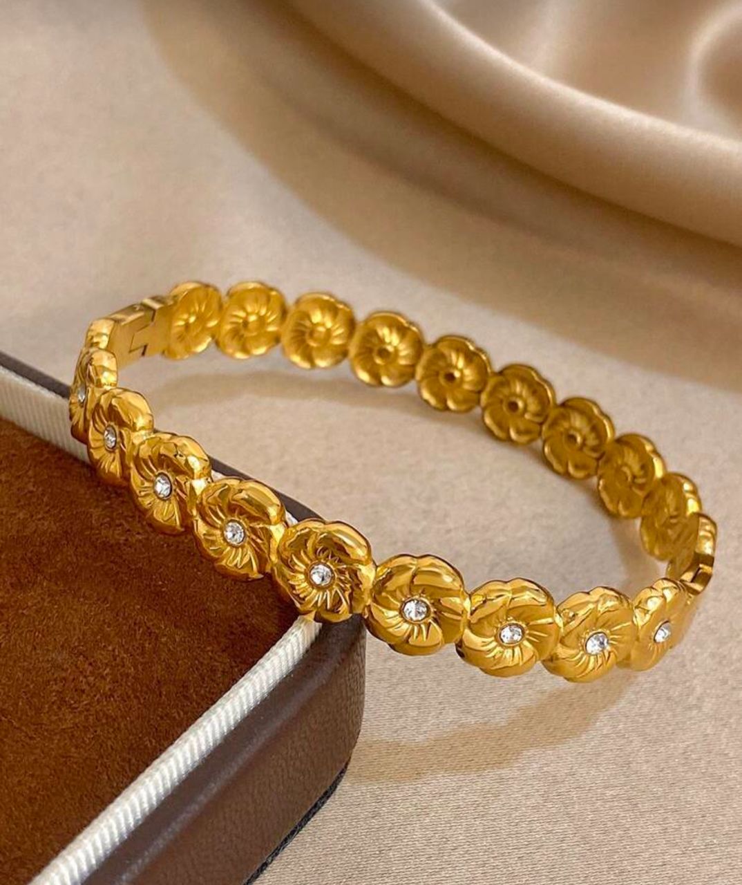 41119 - Pulsera acero dorado multi flor