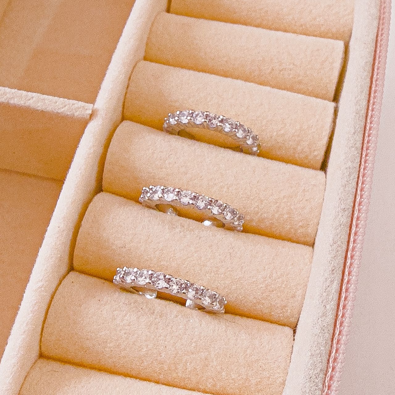 81018 - Earcuff plateado con cristales