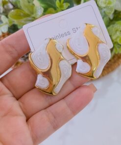 80275-1 Zarcillo acero dorado esmaltado blanco