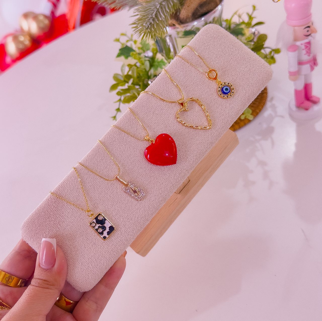 21113 - Collar armado dorado con dije