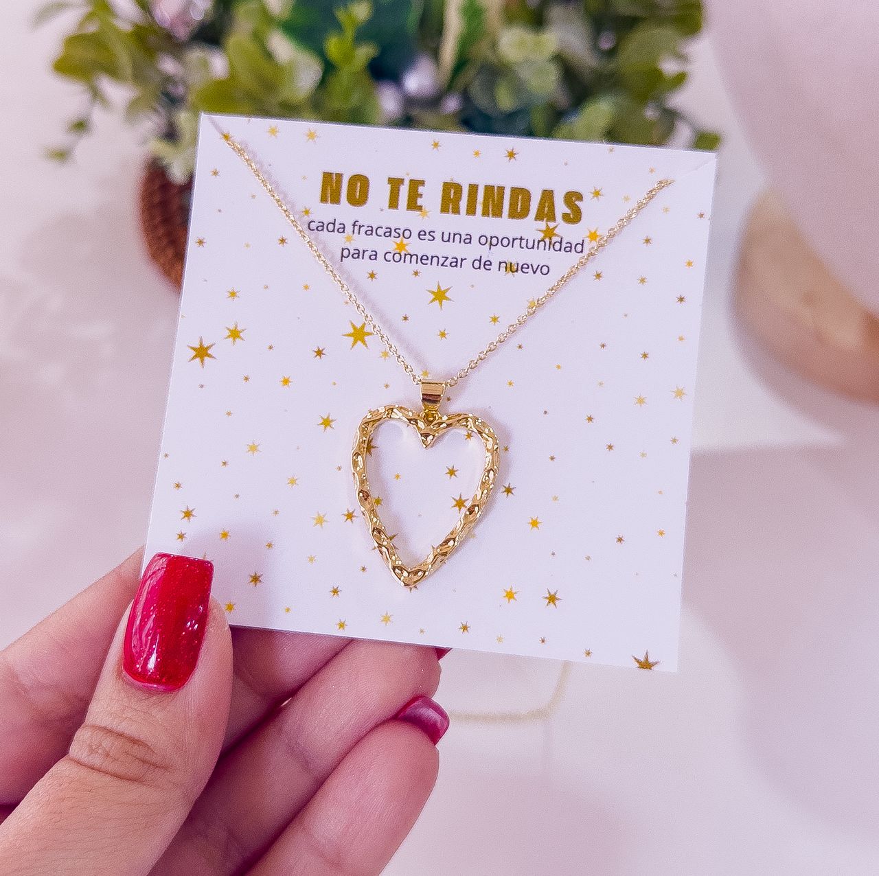 20130 - Collar armado silueta corazon