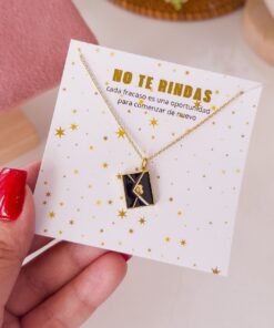 20203 - Collar armado sobre negro