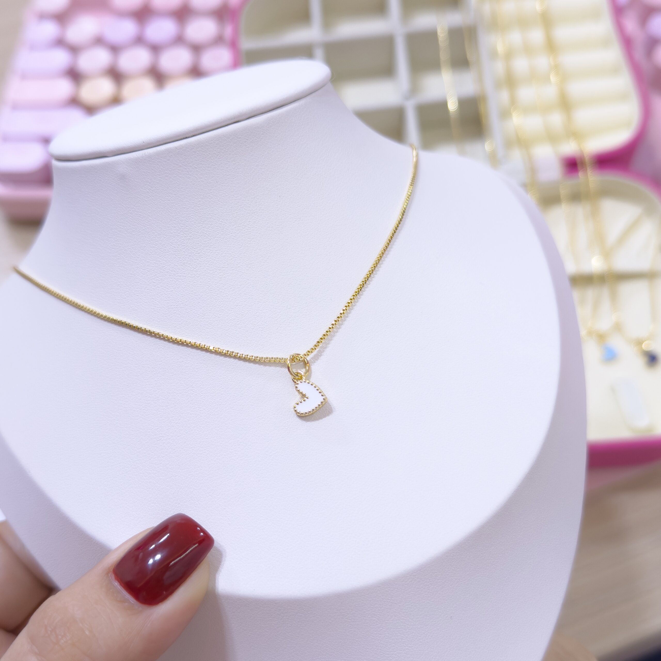 20083-10 Collar armado corazon mini blanco