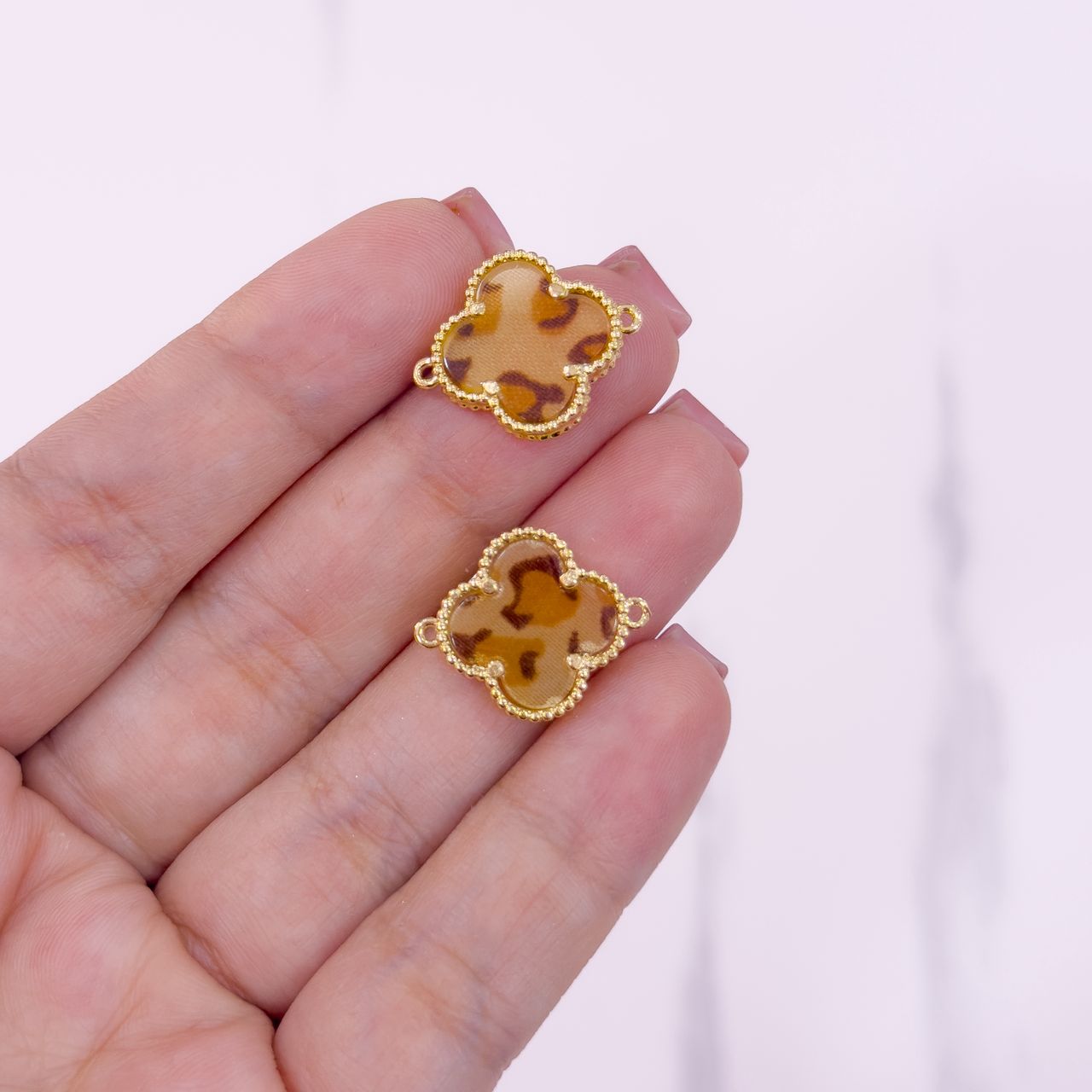 20149-3 Dije corazon conector tigrado