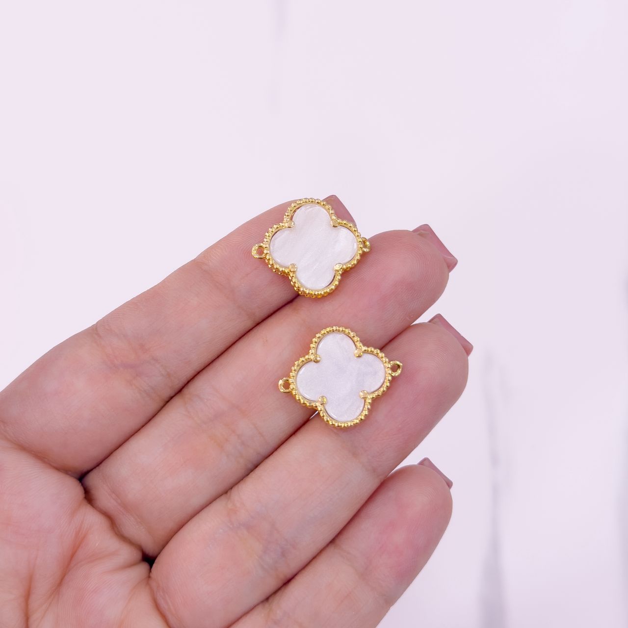 20149-2 Dije conector trebol blanco